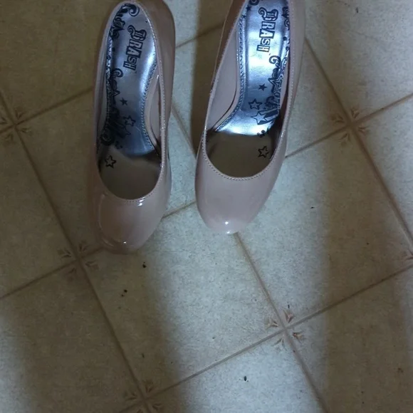 Brash Beige Round Toe Patent Leather Pumps - Picture 6 of 7